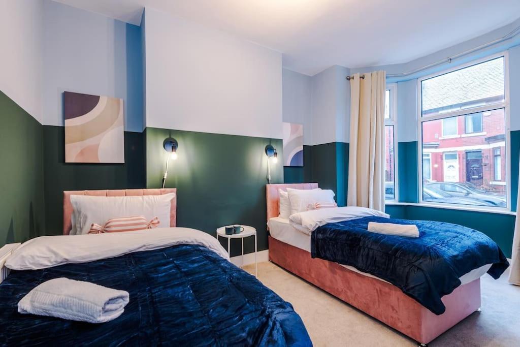5 Bed Salford Sanctuary Retreat *