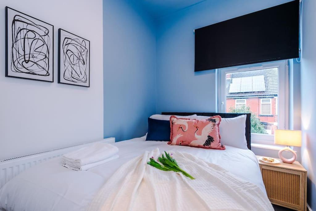 5 Bed Salford Sanctuary Retreat * Manchester
