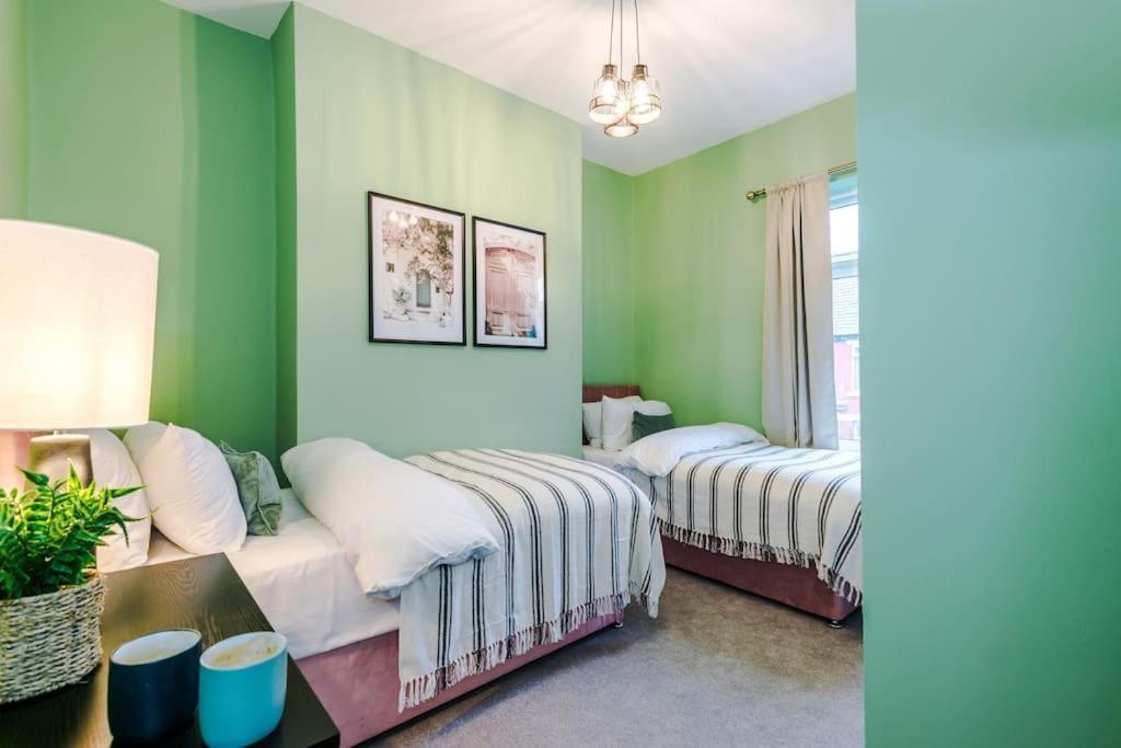 5 Bed Salford Sanctuary Retreat
